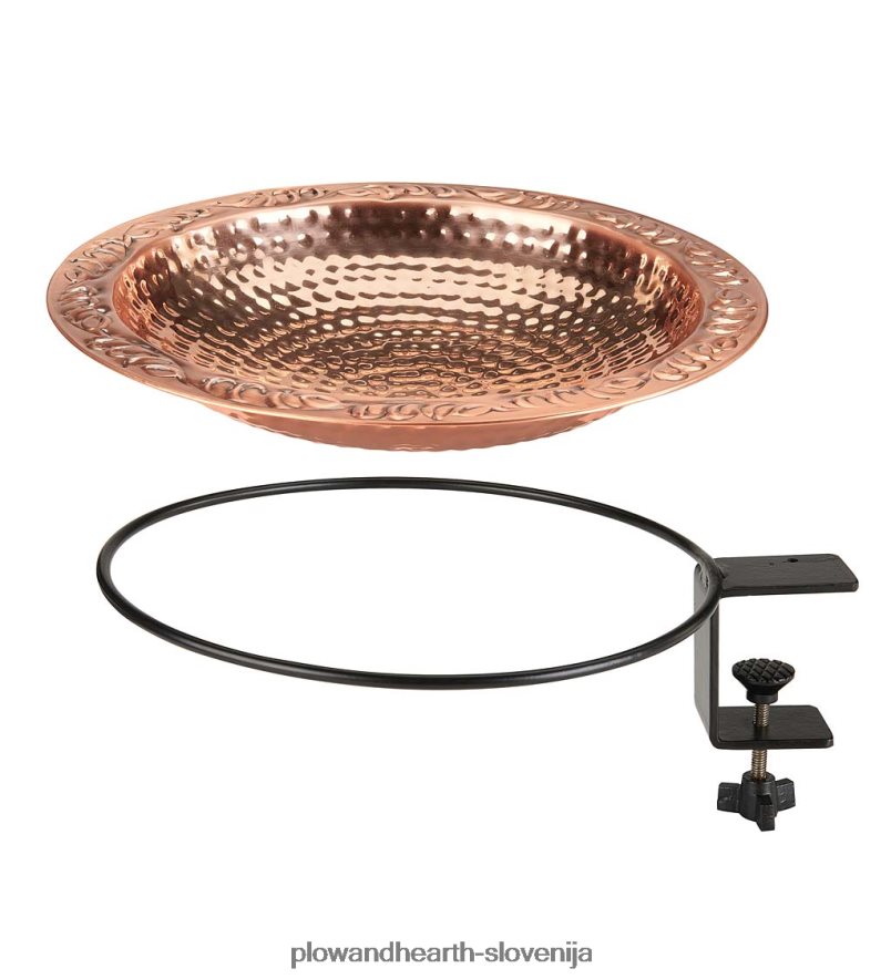 majhna bakrena ptičja kopel, nameščena na krovu Plow & Hearth 2V4608849 dvorišče & vrt