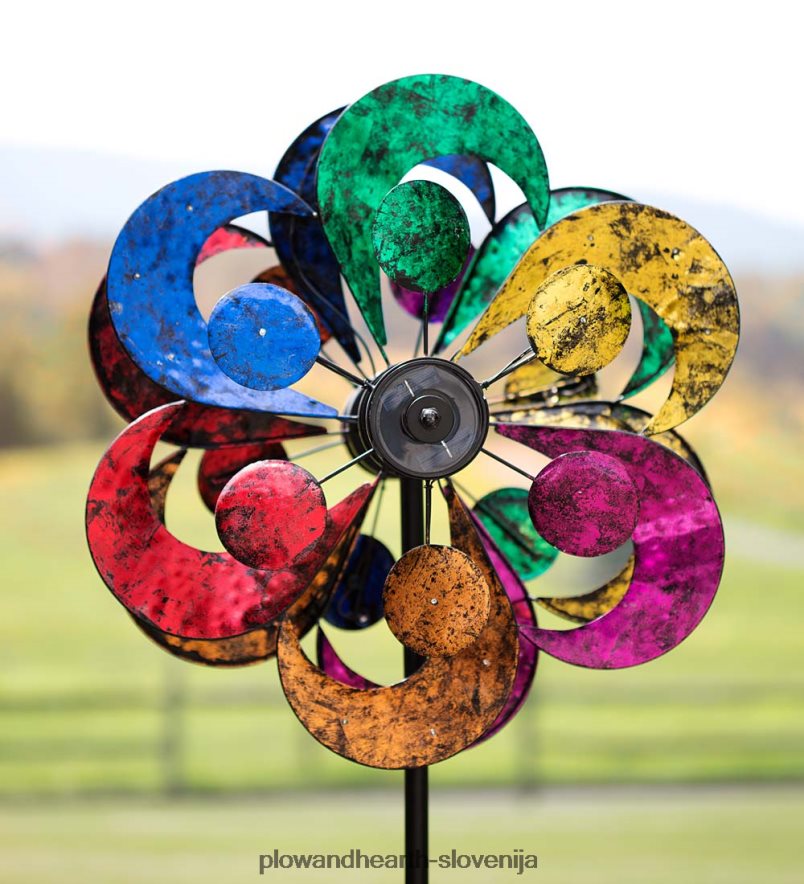 velika večbarvna gala vetrnica s štirimi rotorji, osvetljena s sončno svetlobo Plow & Hearth 2V460875 dvorišče & vrt