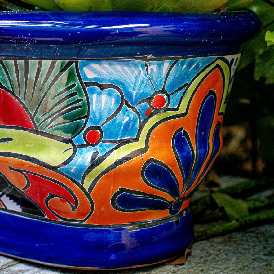 belo in mornarsko modro talavera ledge sadilnik Plow & Hearth 2V4608972 dvorišče & vrt