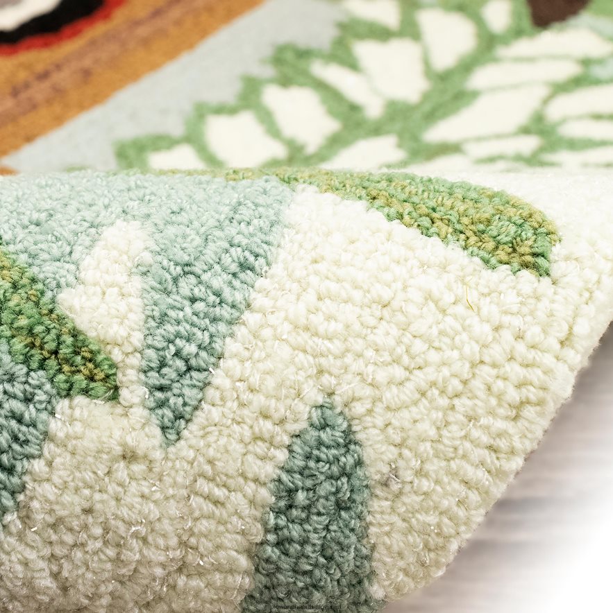 notranja/zunanja ročno zataknjena božična preproga s poudarkom na boru Plow & Hearth 2V46081321 gospodinjska posoda