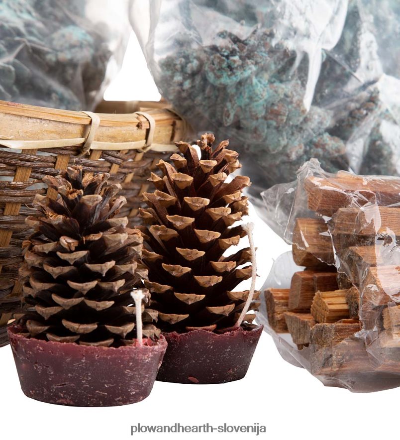 praznična darilna košara za podžig ognja z lesom, barvnimi stožci in voščenimi stožci Plow & Hearth 2V46082706 Ognjišče